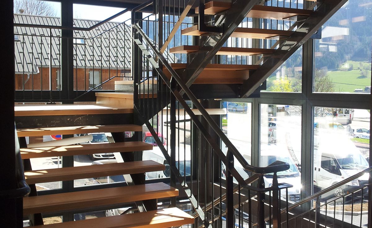 BUREAUX DE LA COMMUNAUTE DE COMMUNE DU PARC DES BAUGES 3 BUREAUX DE LA COMMUNAUTE DE COMMUNE DU PARC DES BAUGES 3